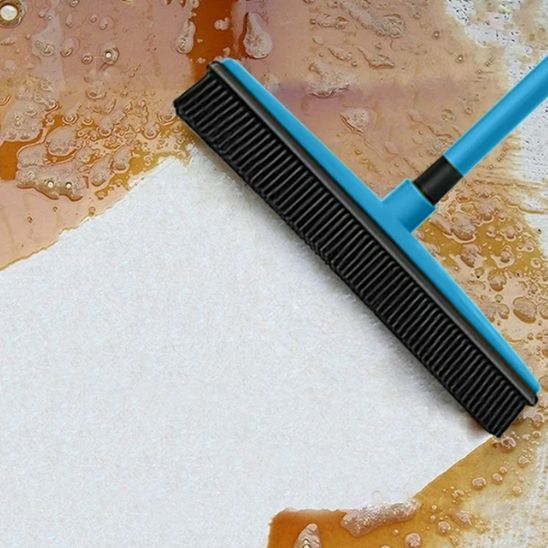Balai antistatique pour sol et tapis – Ramassez les poils sans effort