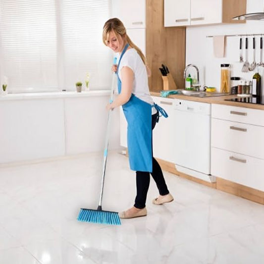 Balai à long manche – L’Essentiel pour un nettoyage efficace