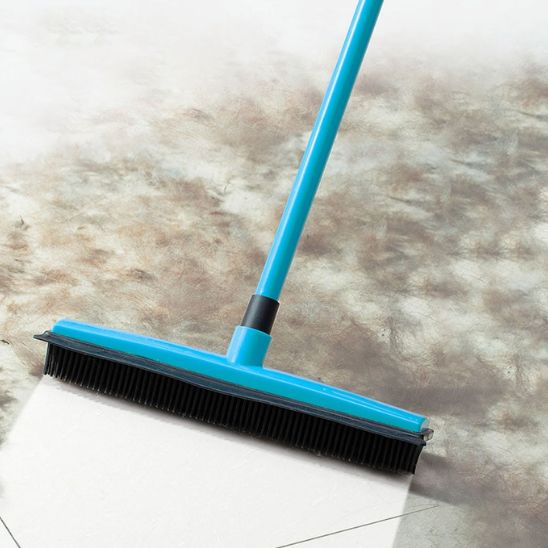 Balai antistatique pour sol et tapis – Ramassez les poils sans effort