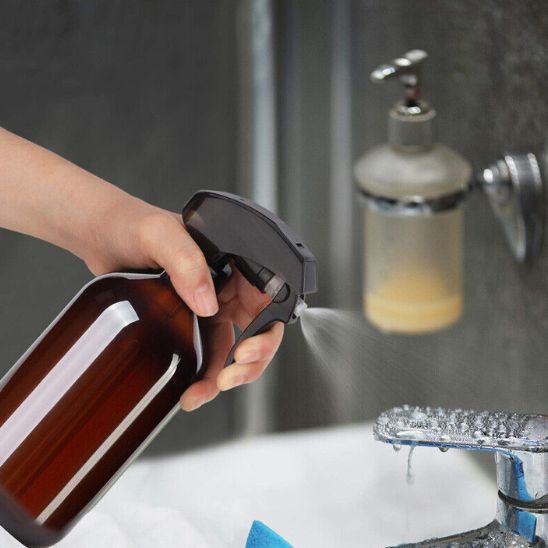 Un pulvérisateur - multifonction pour coiffeurs, jardiniers et usage domestique - Benziclean